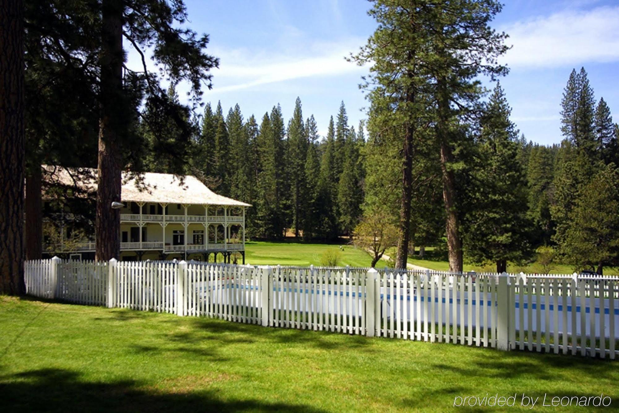 Wawona Hotel Bagian luar foto